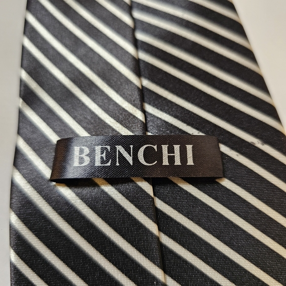 Benchi black and white stripe men's tie - Picture 6 of 6